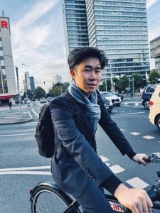 脊椎滑脫手術：神經減壓 VS 打釘融合手術，專家選擇竟與丟硬幣機率相當？